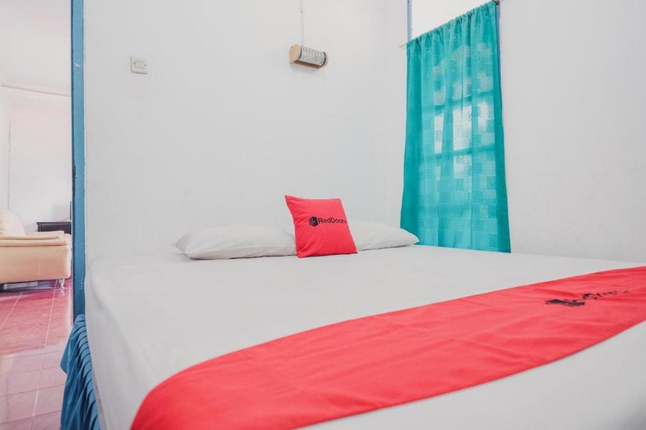 Reddoorz Near Pantai Florida Anyer Hotel Serang Exterior photo